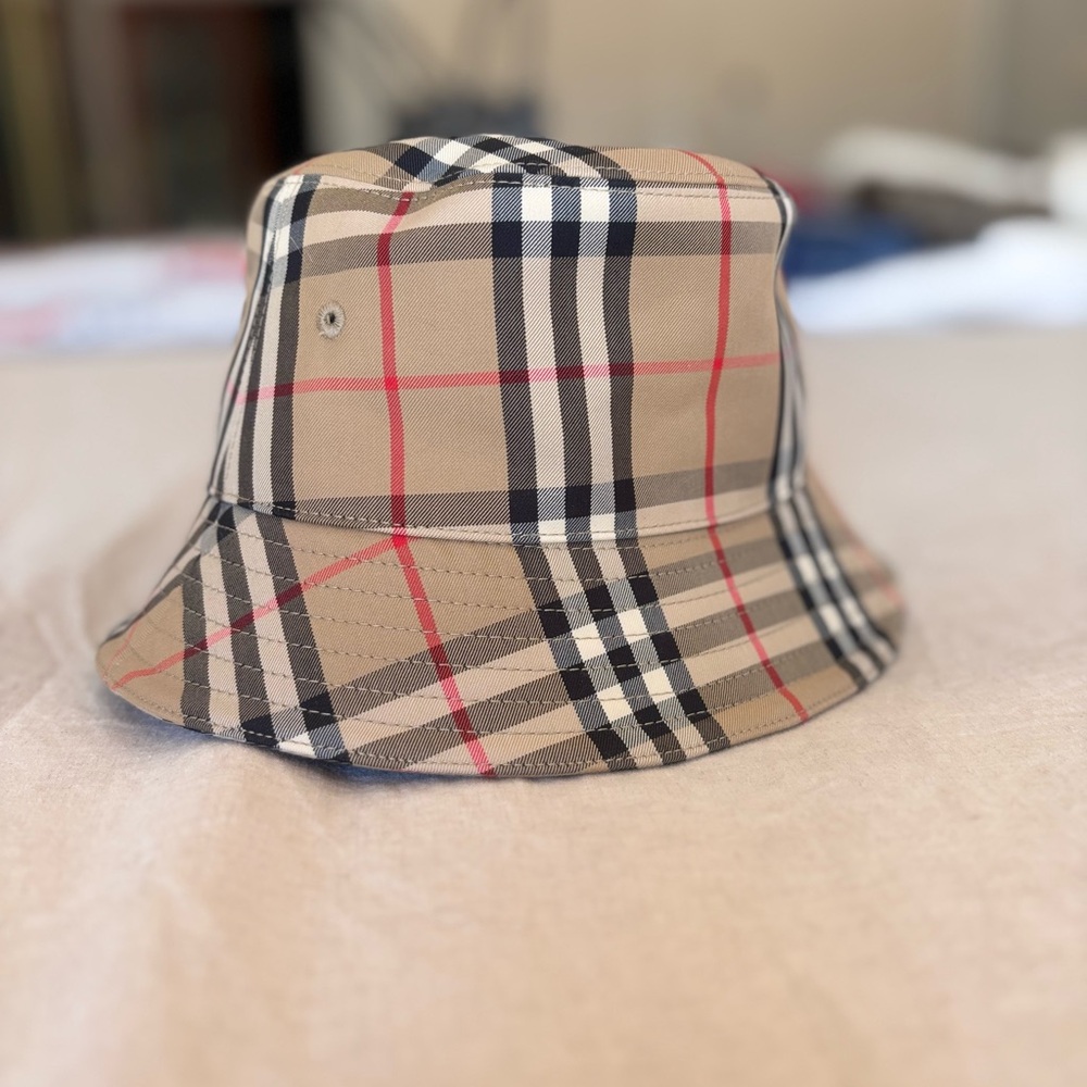 Burberry Checkered Bucket Hat in Beige and Black